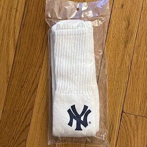 Footlocker Mens NWT NY Yankees White Crew Socks. Sizes 9-13. Sealed package.
